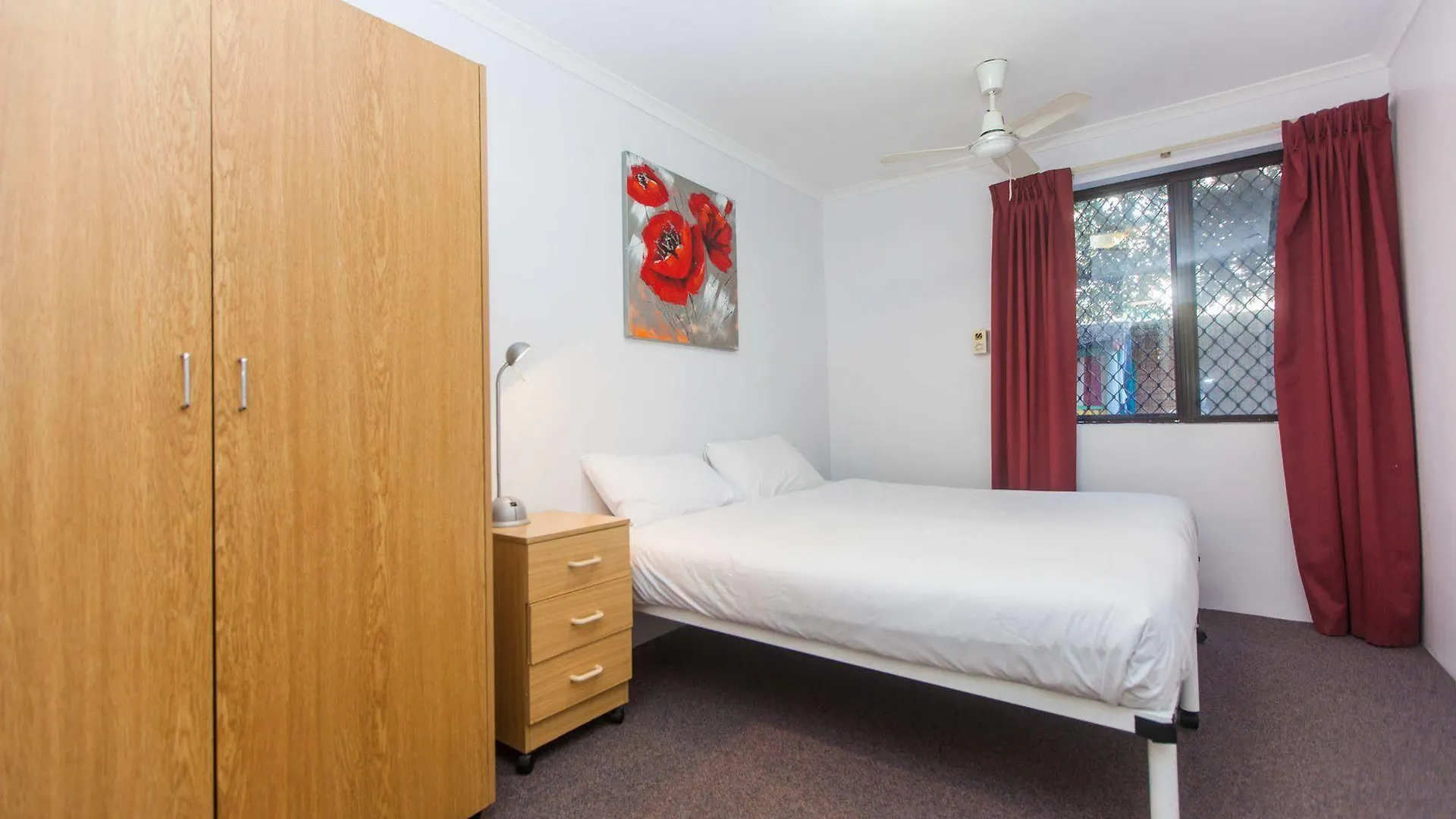 Perth Central City Stay Apartment Hotel מלון דירות