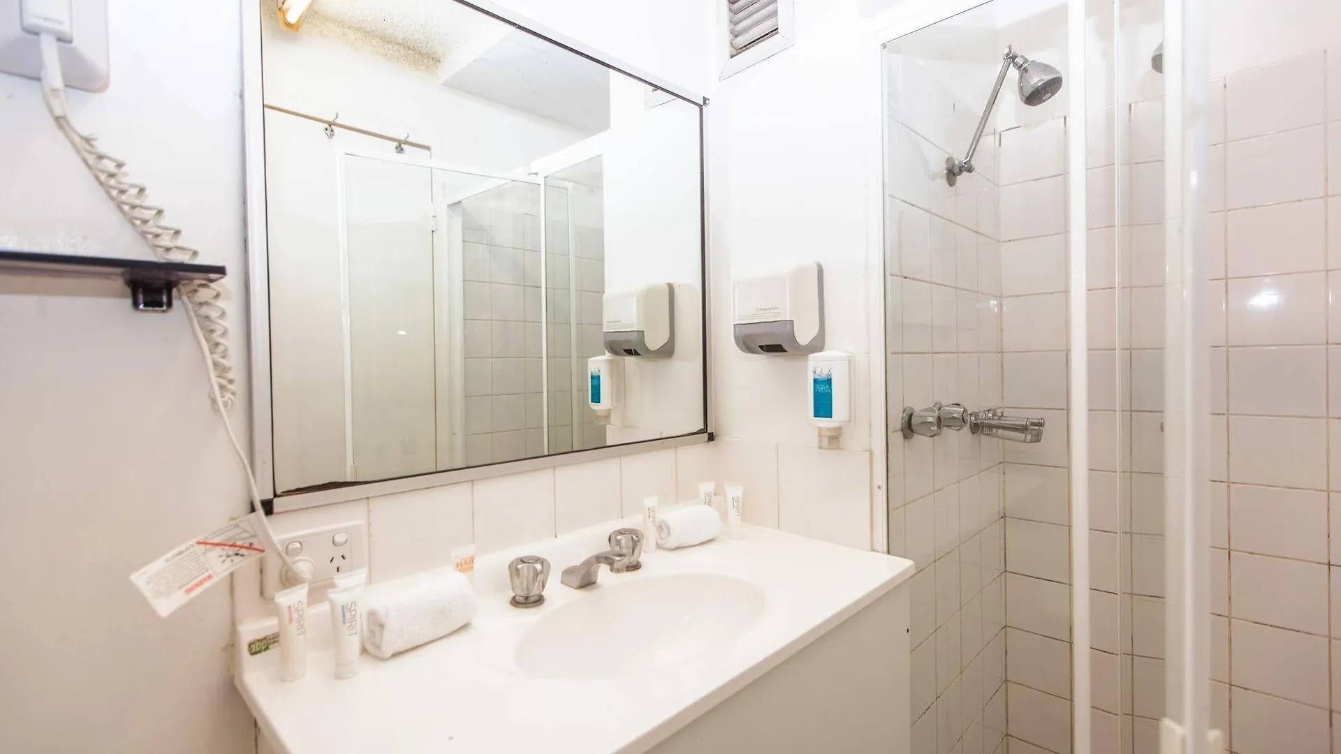 Perth Central City Stay Apartment Hotel מלון דירות