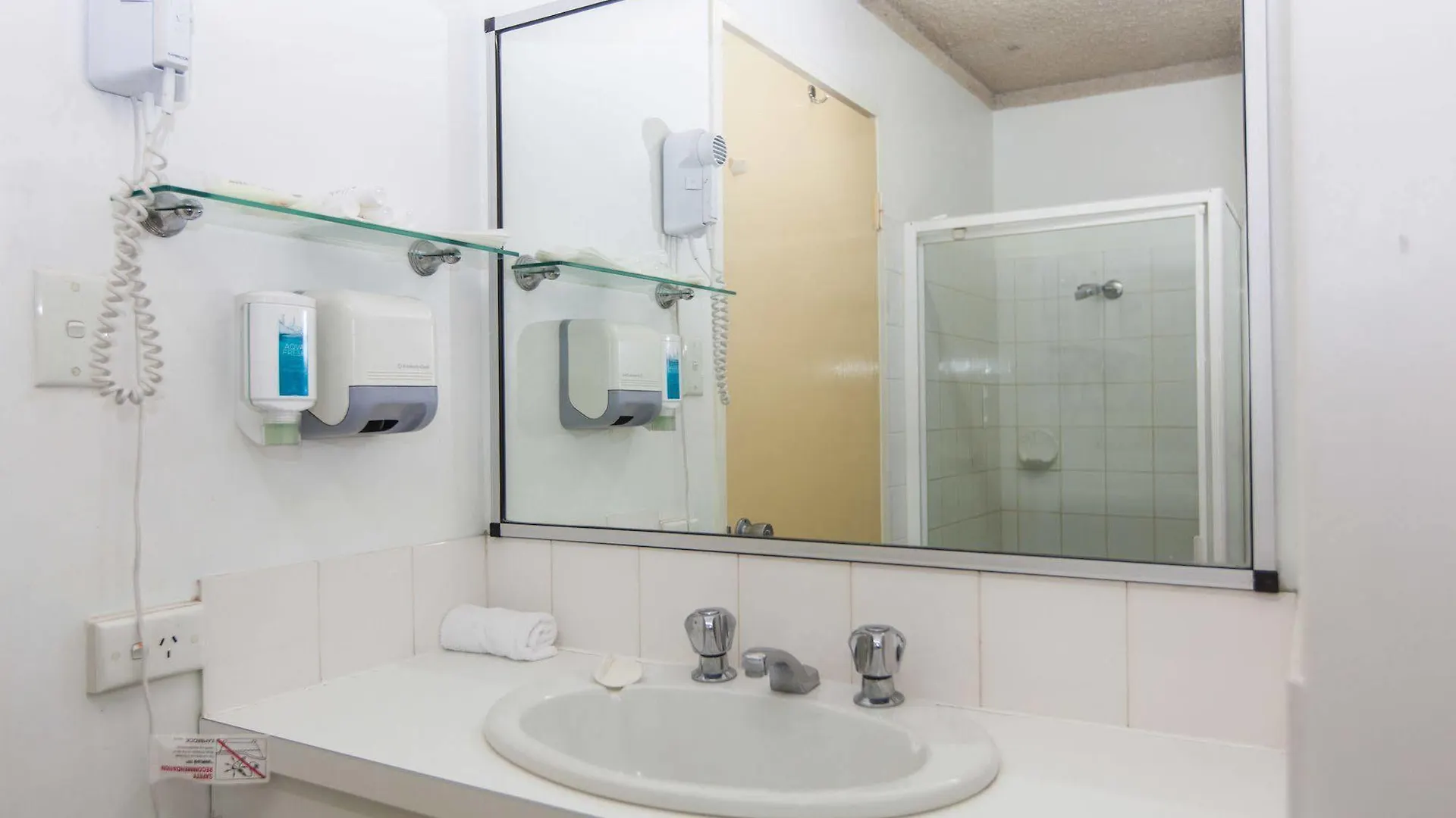 Perth Central City Stay Apartment Hotel מלון דירות