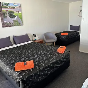 https://winton-outback-motel.queenslandhotels.net